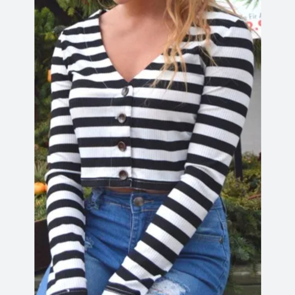 WILD HONEY LONG SLEEVE CROPPED KNIT TOP PALE GREEN WHITE STRIPES SZ SM LIKE NEW
